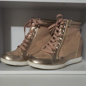 Wedge sneakers